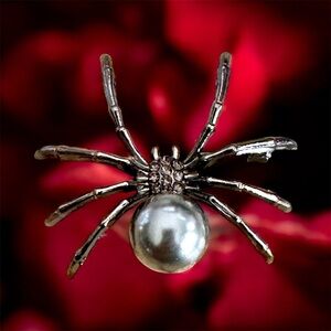 Spider pin brooch pearl body rhinestones black widow arachnids 🕷️ insects NWOT